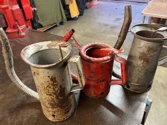 vintage oil cans