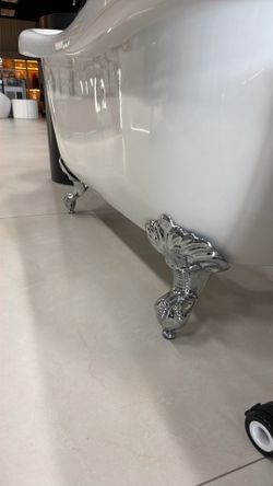 Acrylic bathtub