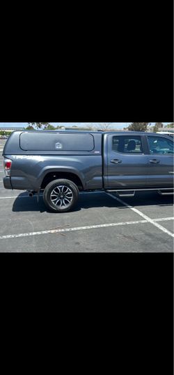 Camper shell Toyota Tacoma 2016/2023