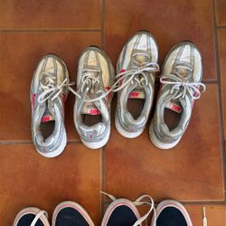 Nike Girls Size 5.5 & 6