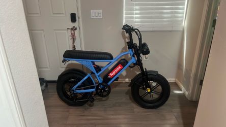 eskute v100, few scratches,not used that often