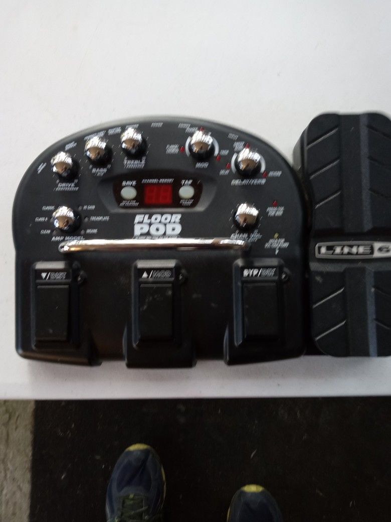 GUITAR LINE 6 FLOOR POD