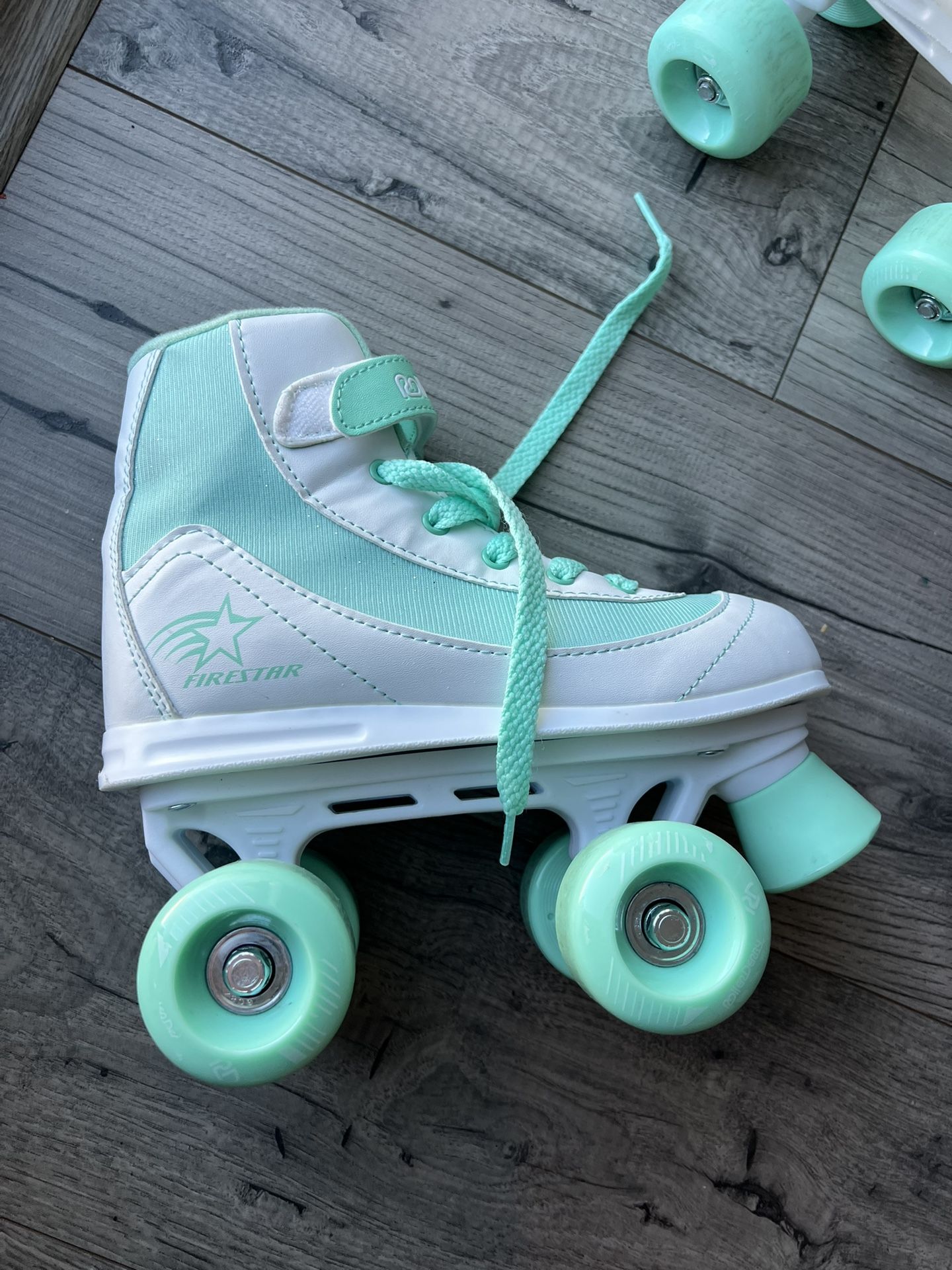 Roller Skates, Quads For Girls (Size 3)