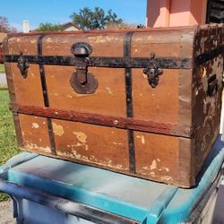 Antique Steamer Chest Trunk 