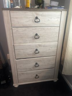 5-Drawer Tall Dresser Chest