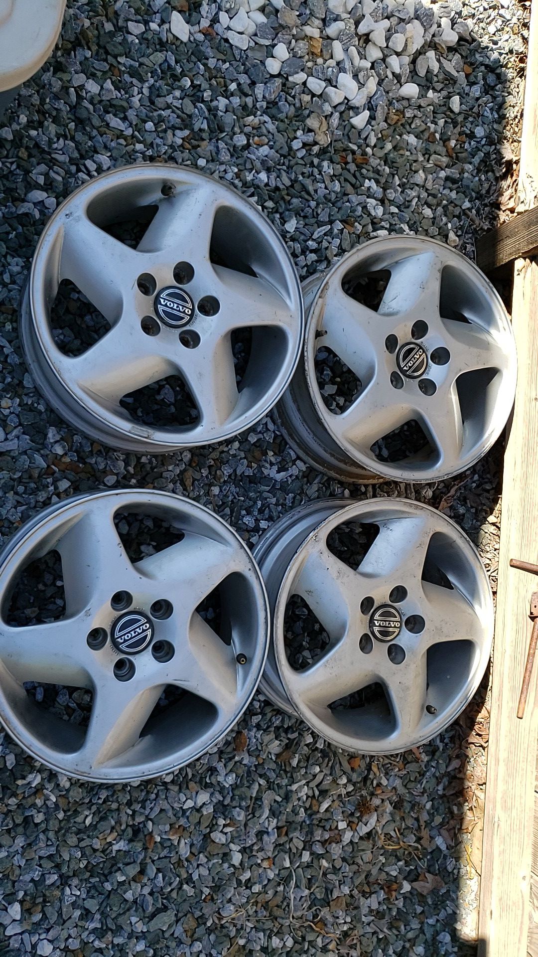 Volvo 850 wheels 16x6.5 with 43 offset