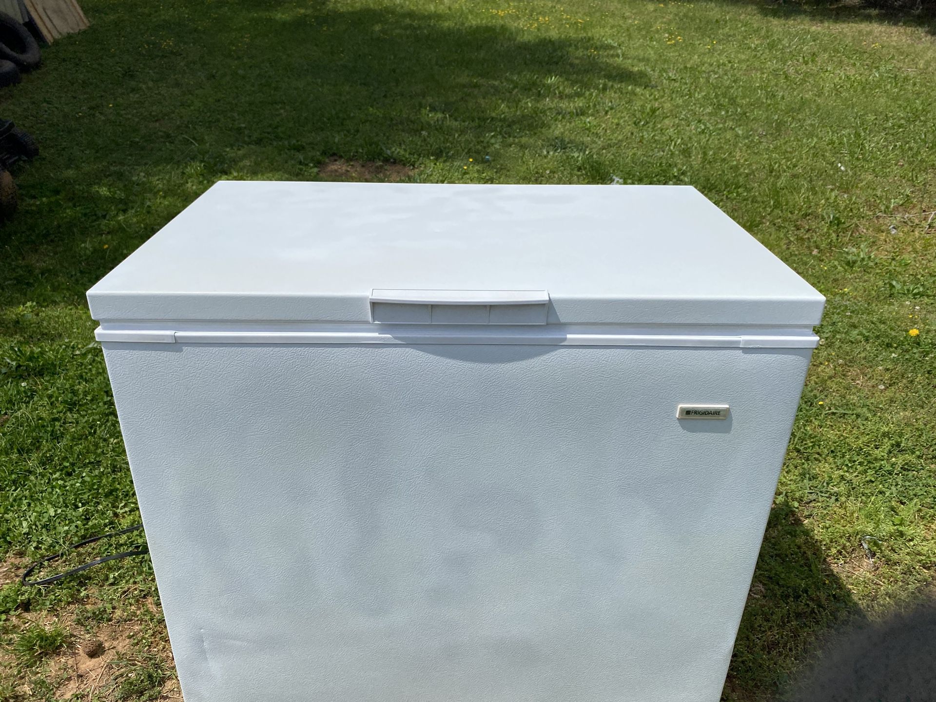 Magic Chef deep freezer works excellent no issues $149.30 day warranty