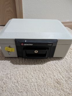 SentrySafe Model 1100 Portable Lockbox - Beige