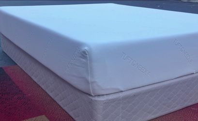 Full size Tuft & Needle Mattress- Box Spring & Bed Frame Optional
