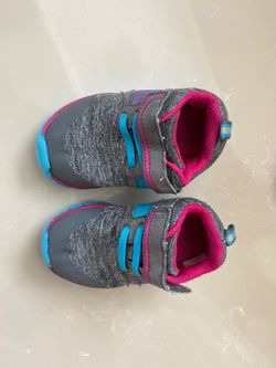 Girl sneakers size 5