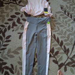 Workout Set. Medium Xersion Brand. Pants Have Side Pockets. Matching Tank. 