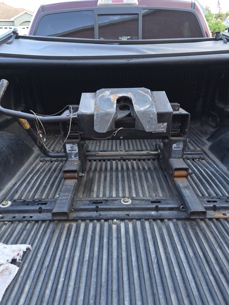 5th Wheel EZ Roller Hitch 15k Lbs