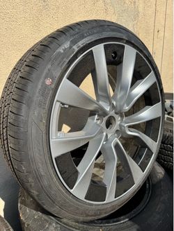 19” Tesla Model 3 wheel