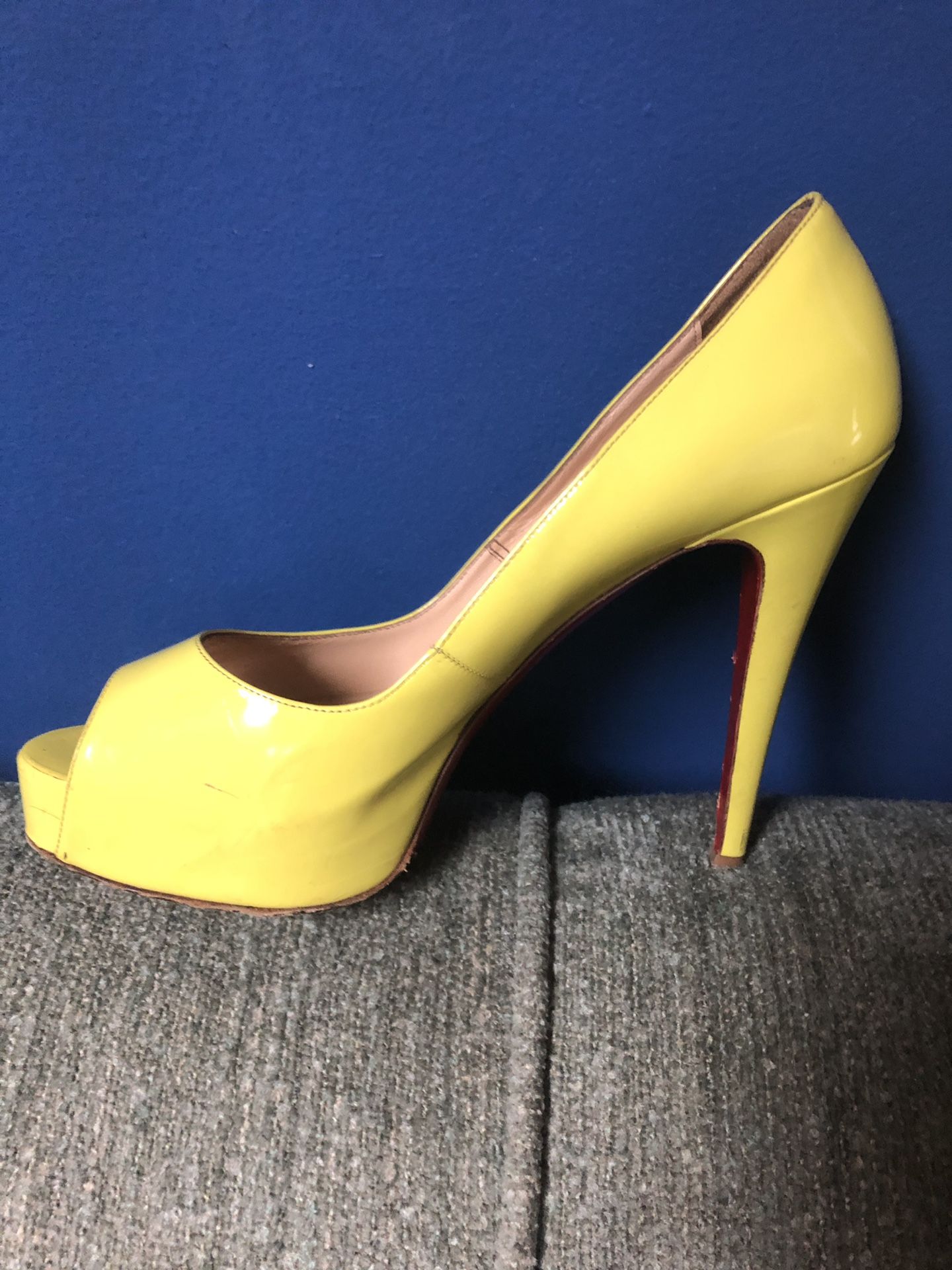 Women’s Yellow high heels size 9 Christian Louboutin