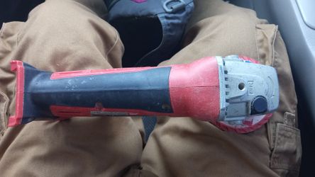 Milwaukee FuelHackzall / Grinder M18
