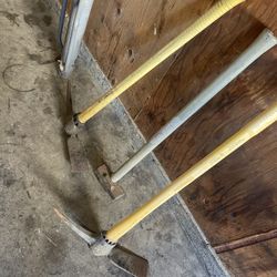 Talachos Y Una Marro Y El Niño Para Meter Estacas Por 50 Todo 