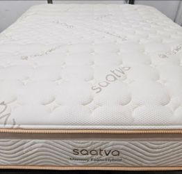 Saatva Memory Foam Hybrid Mattress King size