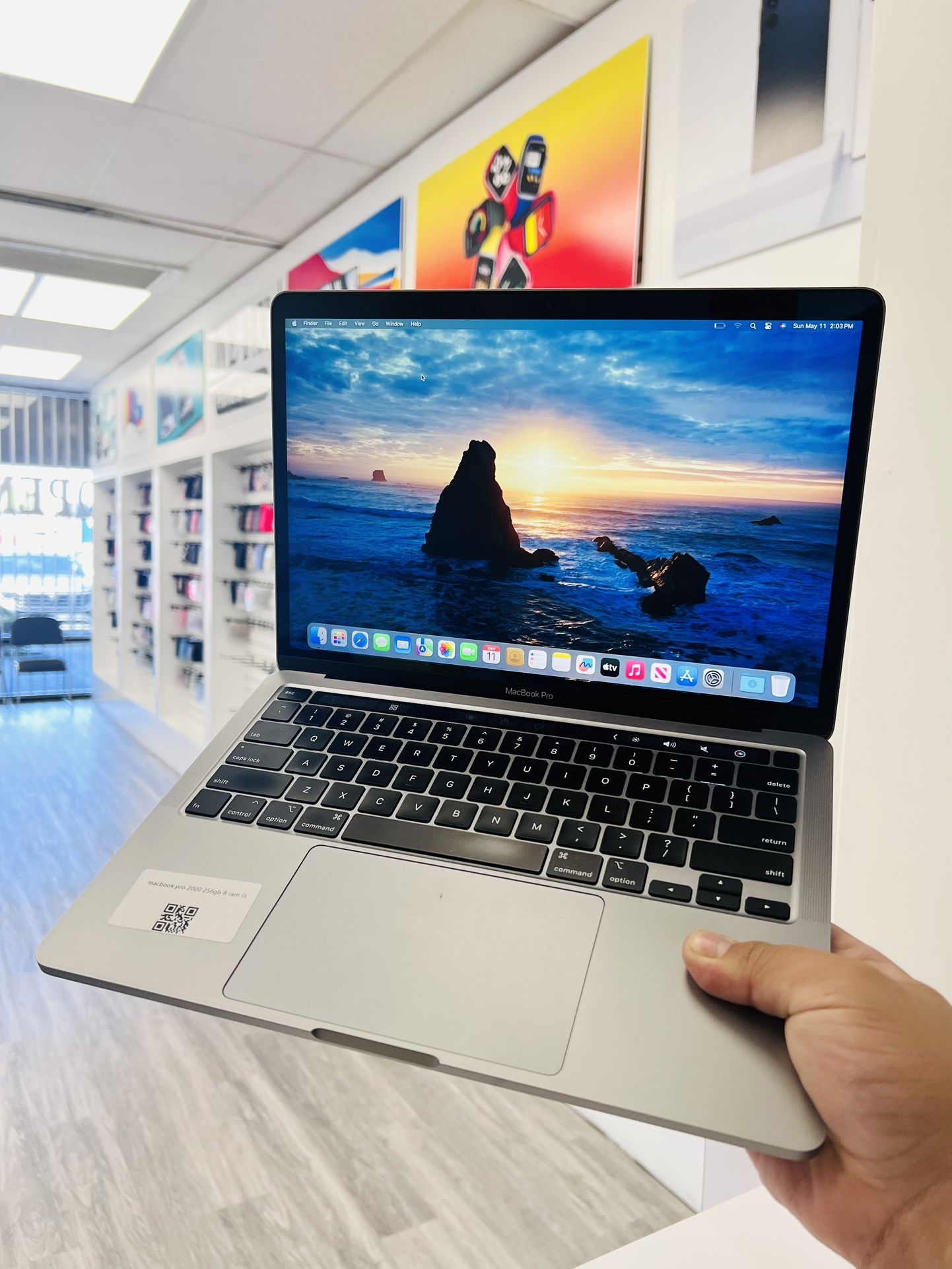 MacBook Pro 13 Inch 2020 i5 8gb Ram 256gb