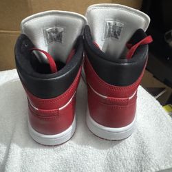 Air Jordan Mid 1