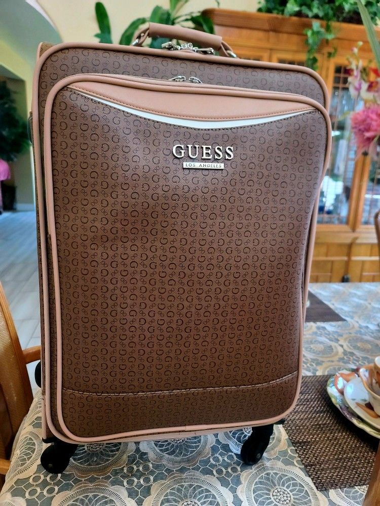 Guess Medium Sz Travel Luggage 🧳 New