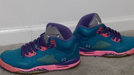 Size 7 youth girls Jordans