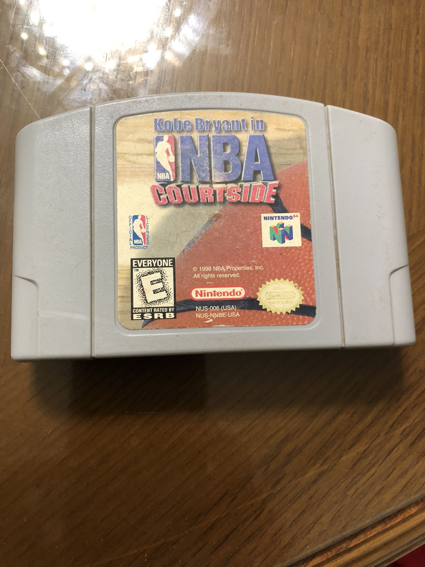 Kobe Bryant In NBA Courtside (Nintendo 64)