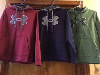Underarmour Sweatshirts Hoodie size S/M each $25 Like new!
