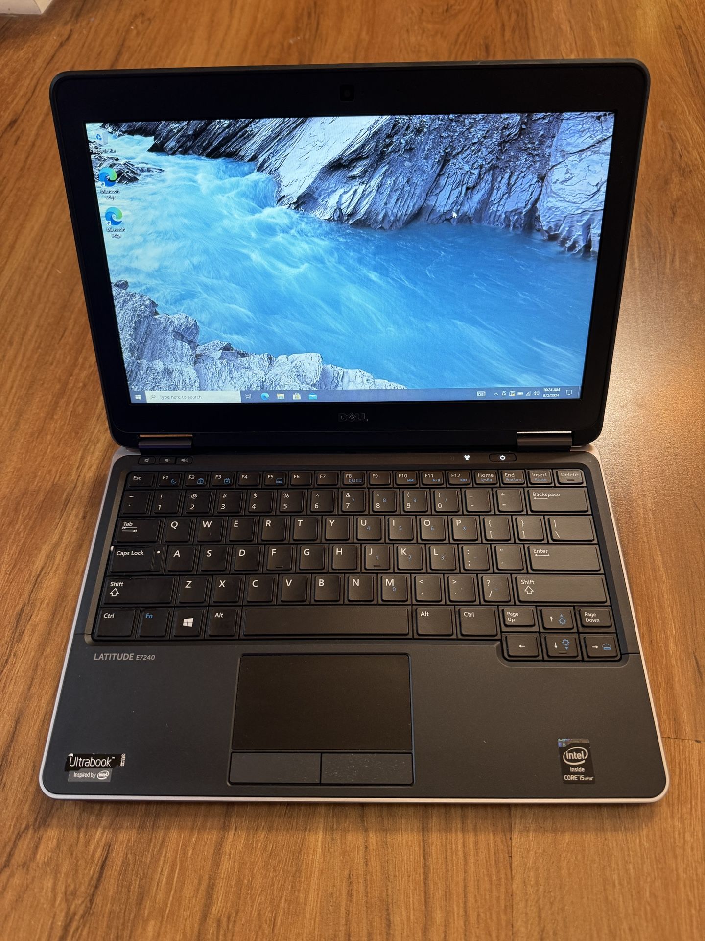 Dell Latitude E7240 core i5 4th gen 8GB RAM 128GB SSD Windows 10 Pro 12.5” Laptop with charger in Excellent Working condition!!!! Specification: *Cor