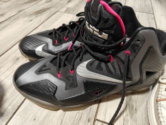 Shoes for sale-Priced 👇🏽