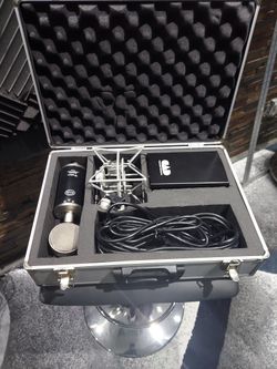 CAD AUDIO TRION 8000 brand New.