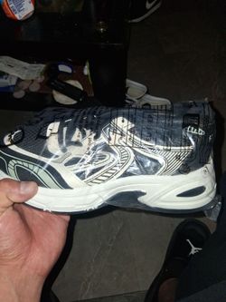 Women's shoes