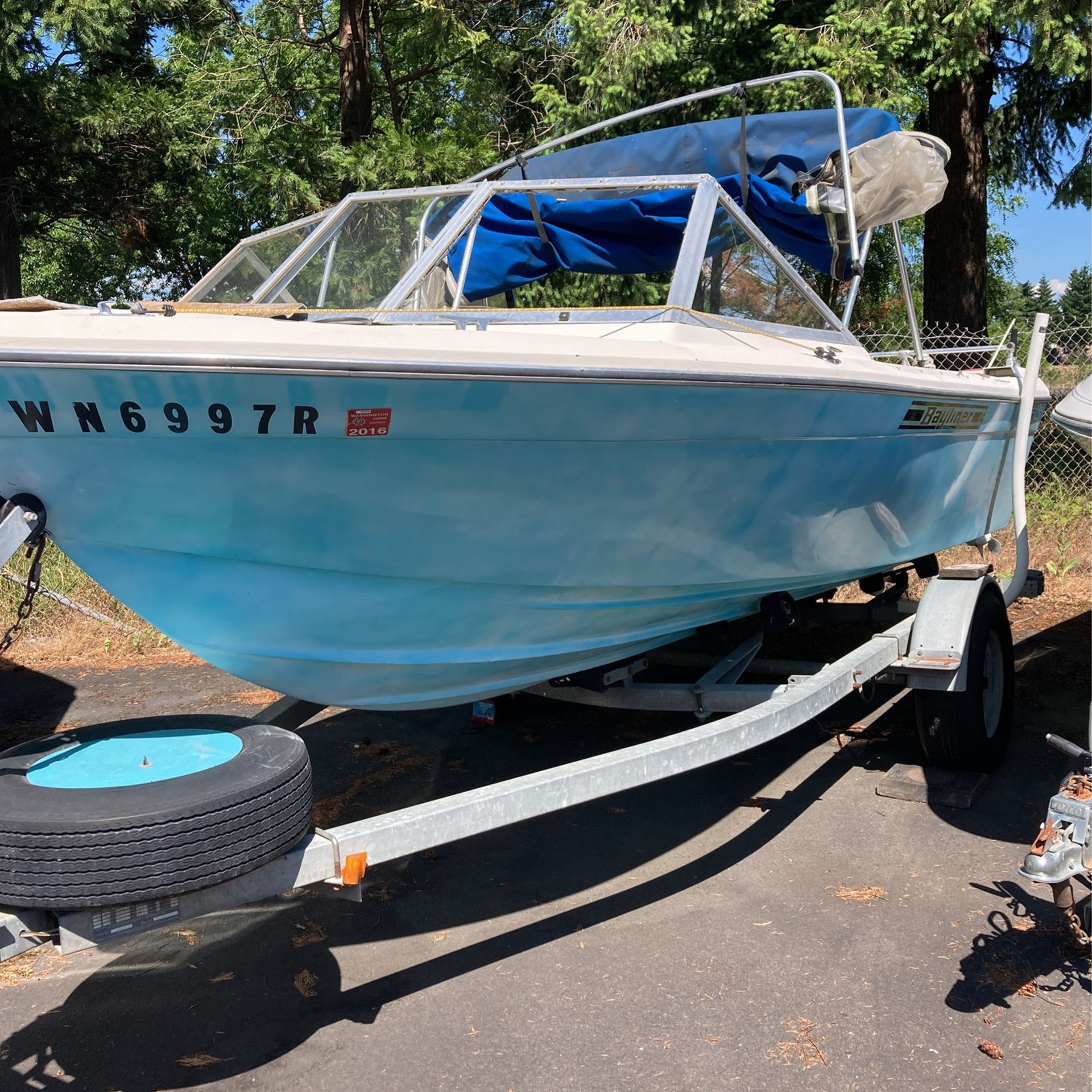 Bayliner Boat 