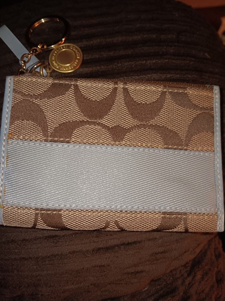 COACH SIGATURE C SKINNY COIN KEYCHAIN