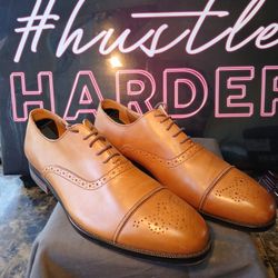 MADDEN NYC By Steve Madden Size 9 Brown Cognac Oxford Dress Shoes


The Steve Madden Men's Leather Oxford Shoes in size 9 are a stylish and classic op