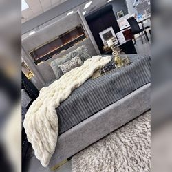 King Queen size Bed frame  with BT speakers Fireplace visualization Remote control Gray color