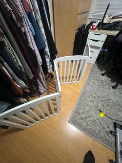 Baby gate / pet fence