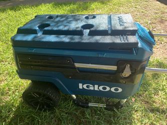 Igloo Wheeled Cooler 70qt