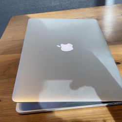 Apple MacBook Pro Retina 15” Core I7, 16GB 256GB $375