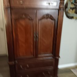 Armore- Used Missing One Hinge