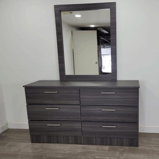 Dresser With Mirror ***** Comoda Con Espejo