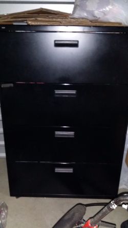 Archivo de metal (no tiene llave )