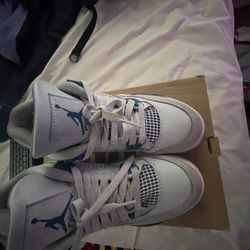 Jordan 4 Blue Military 