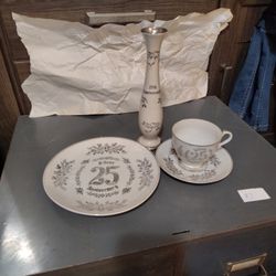 4pc 25th Anniversary Plate Set