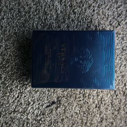 selling versace cologne 