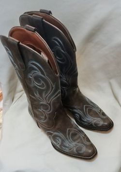 Women's Boots Size 9 Only Worn Twice