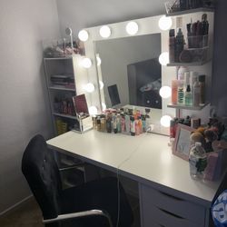 Makeup Vanity With Chair