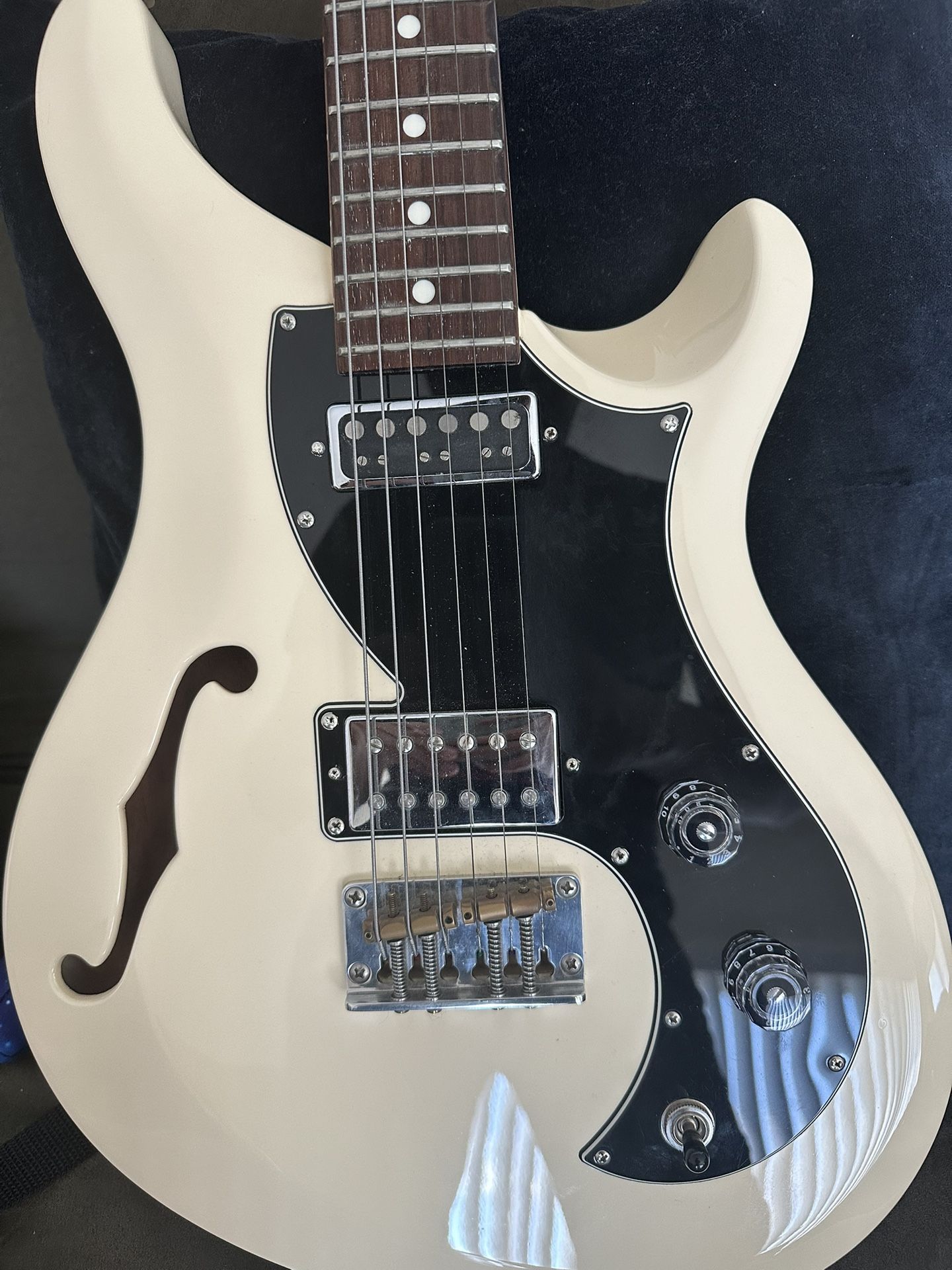 Paul Reed Smith PRS S2 Vela Semi-hollow Guitar