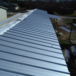 Metal roofs Installed on mobile home