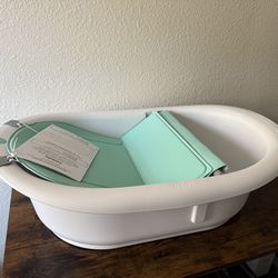Fridababy Grow-With-Me Bath Tub