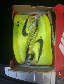 Nike Air Force 1 low off-white volts size 11.5